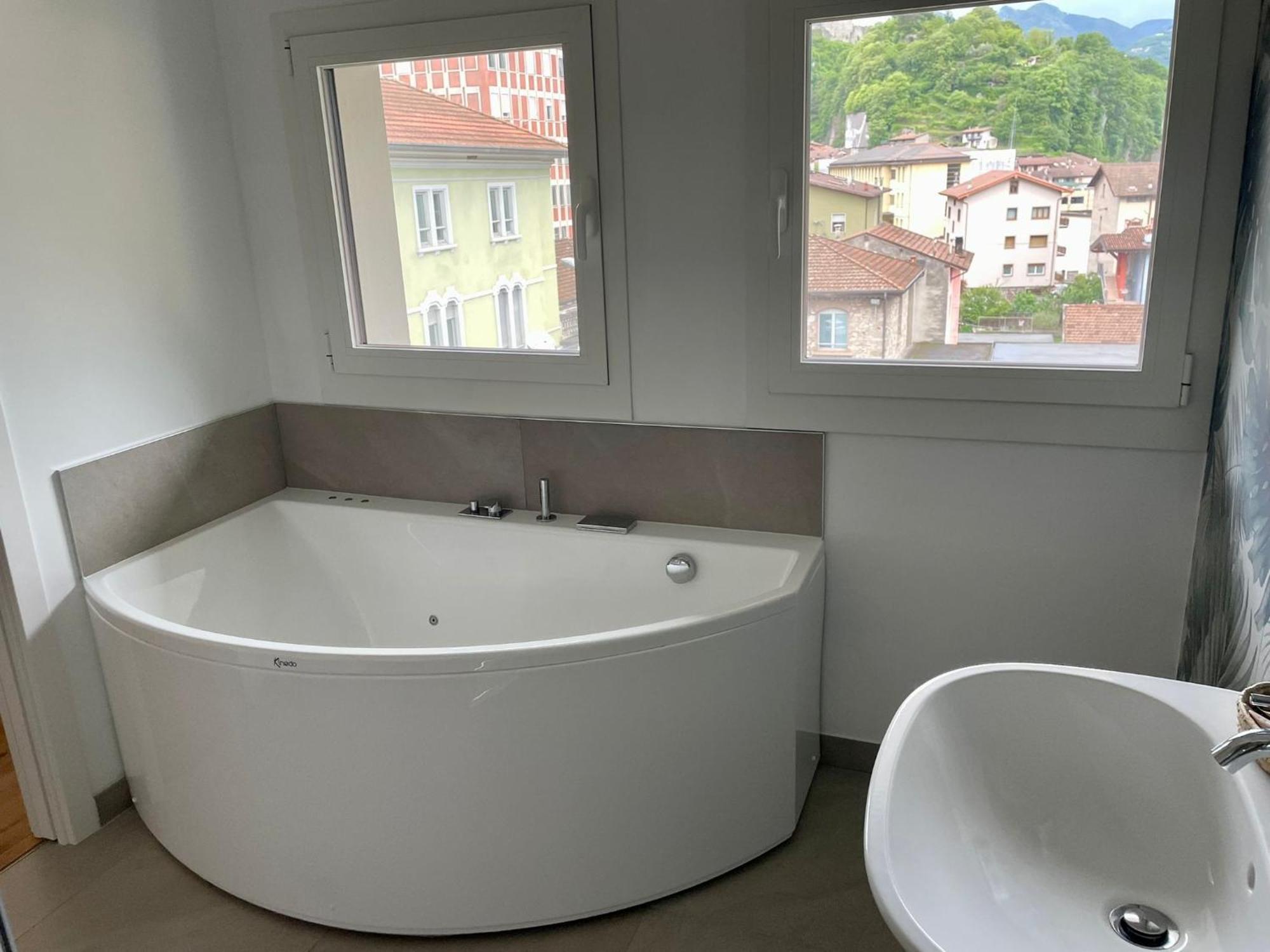 Hotel Giardino Breno Kültér fotó